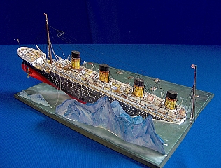 R.M.S._TITANIC_SINK_01 R.M.S._TITANIC_SINK_01