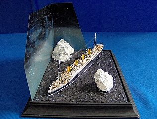 R.M.S._TITANIC_SINK_09 R.M.S._TITANIC_SINK_09